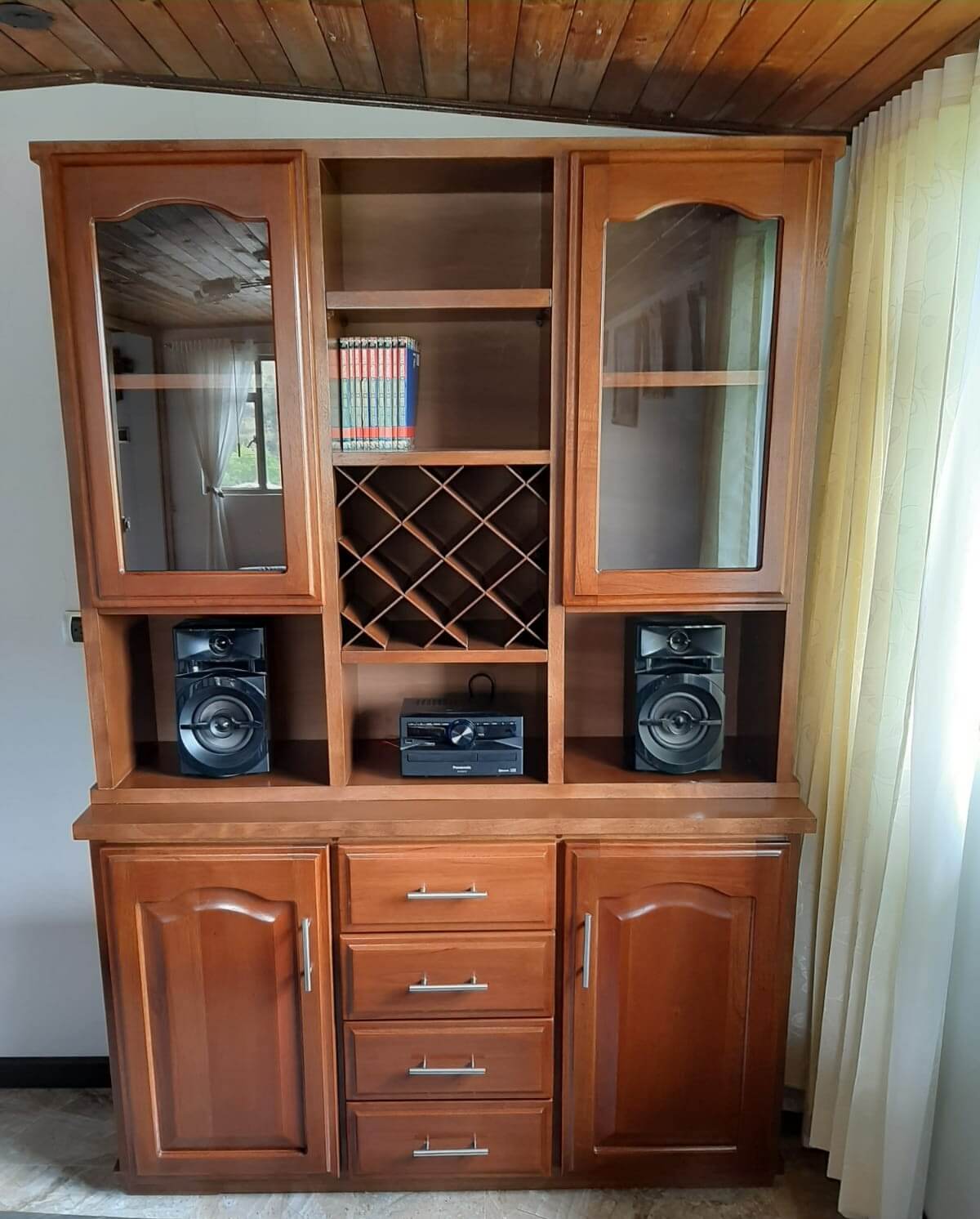 Categoría: Bibliotecas y estantes